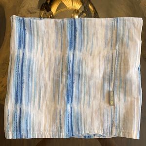 Itzy Ritzy nursing or car seat wrap